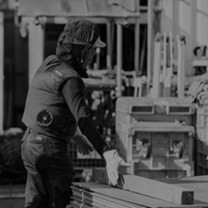 制服、空調服、安全靴支給